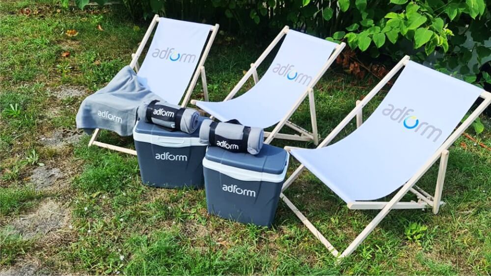 printed deckchairs